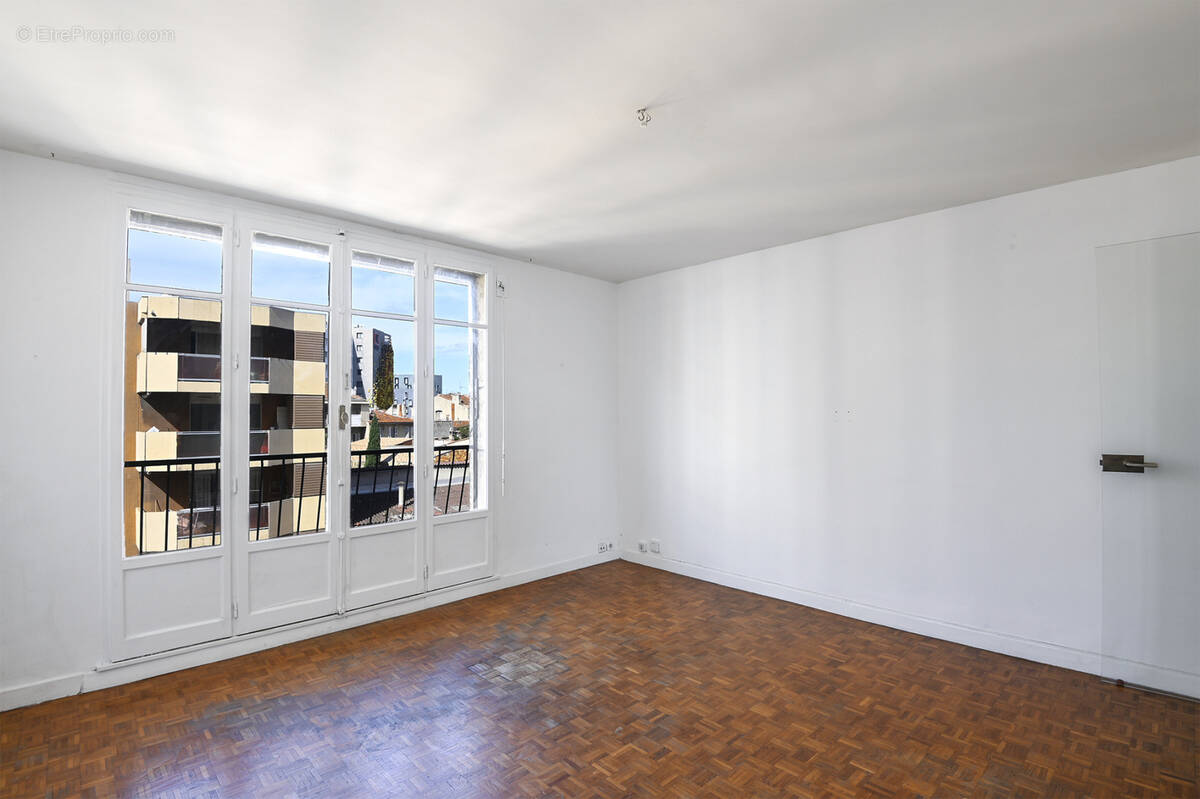 Appartement à MARSEILLE-3E