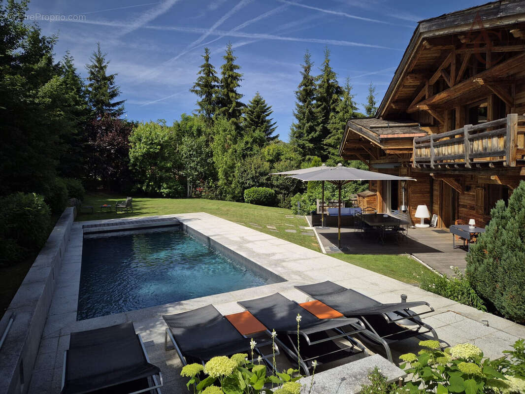 Maison à DEMI-QUARTIER