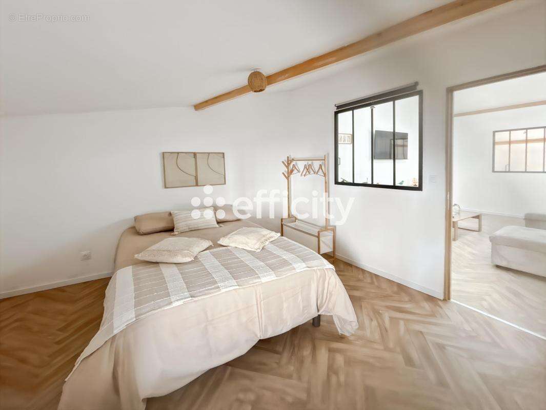 Appartement à SAINT-JEAN-D'ANGELY