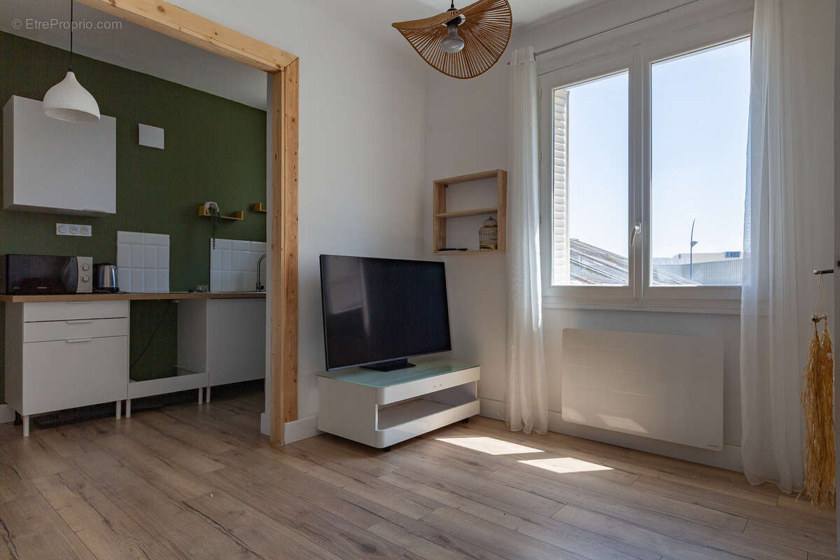 Appartement T1 avec cave vendu loué, Résidence LE CAPRICORNE A, 26000 VALENCE - photo 2