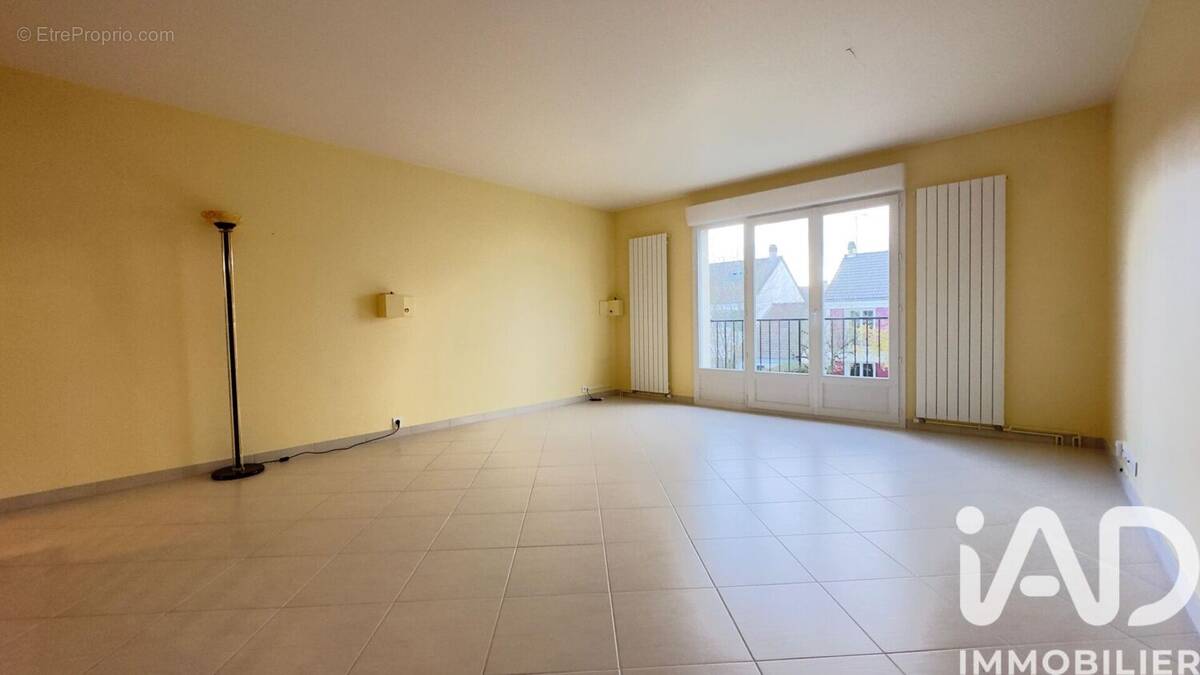 Photo 1 - Maison à ELANCOURT