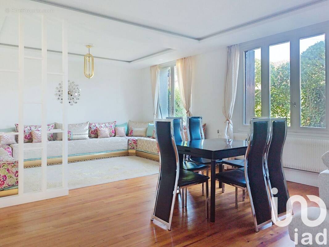 Photo 1 - Maison à L'HAY-LES-ROSES