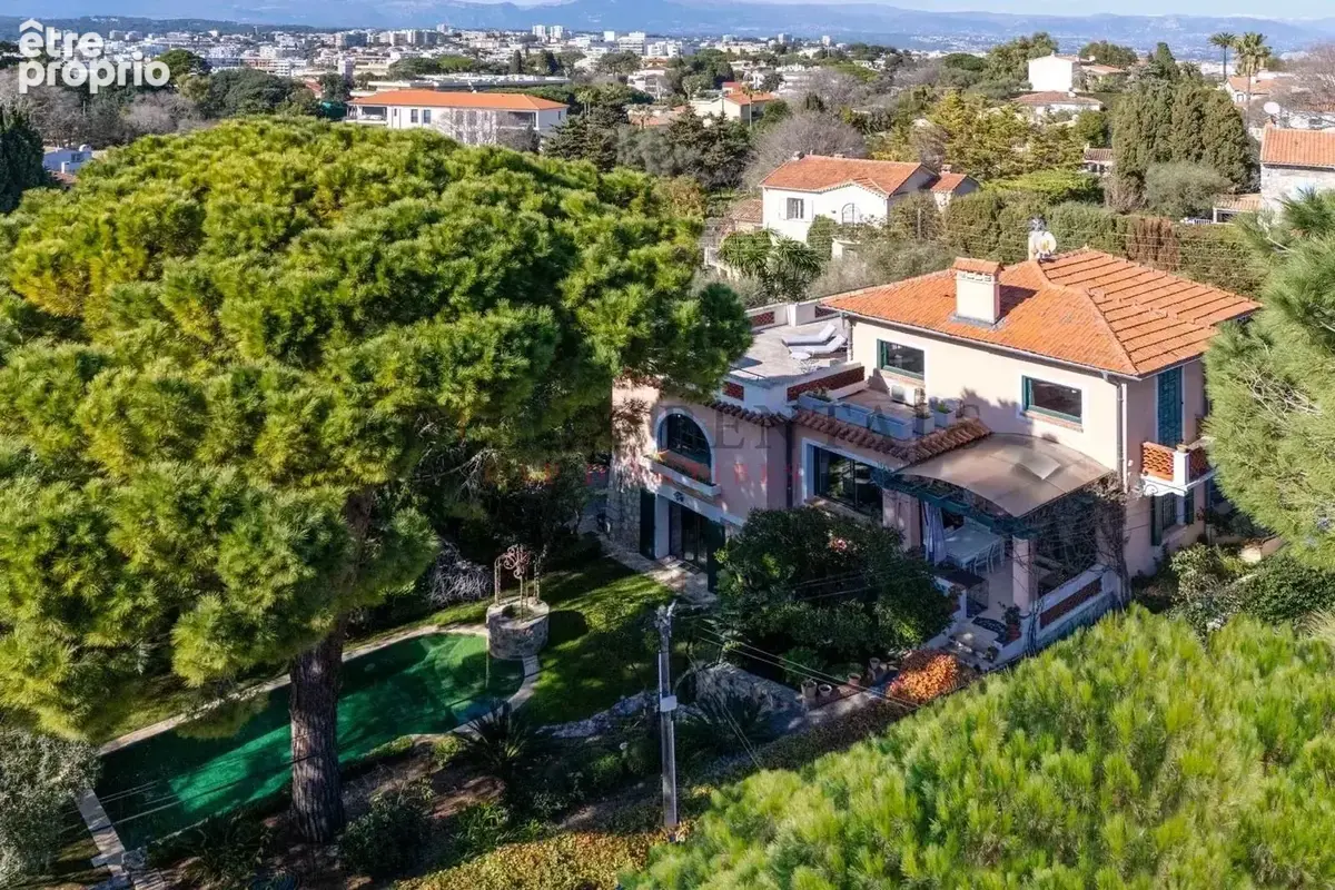 Charmante villa avec jardin et piscine dans domaine privé - photo 3