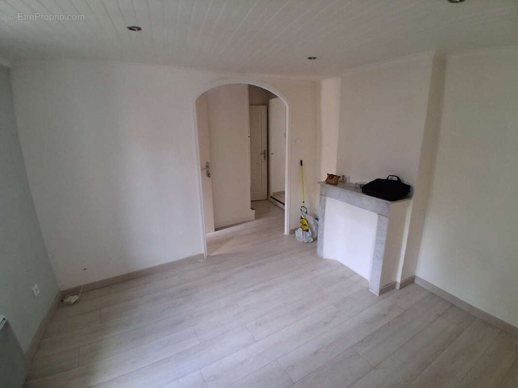 Appartement à AURIOL