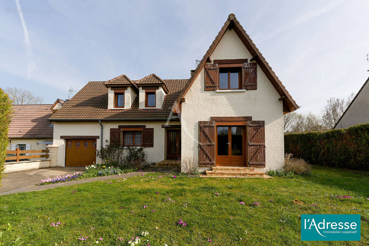 Maison à NEUFCHATEL-SUR-AISNE