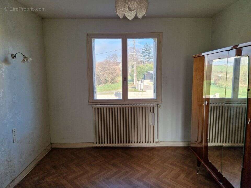 Maison à NEUVY-EN-MAUGES