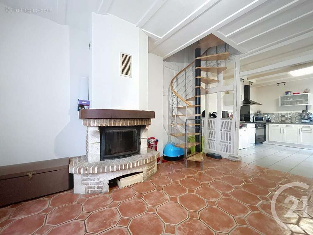 Maison à SAINT-AMAND-SUR-FION