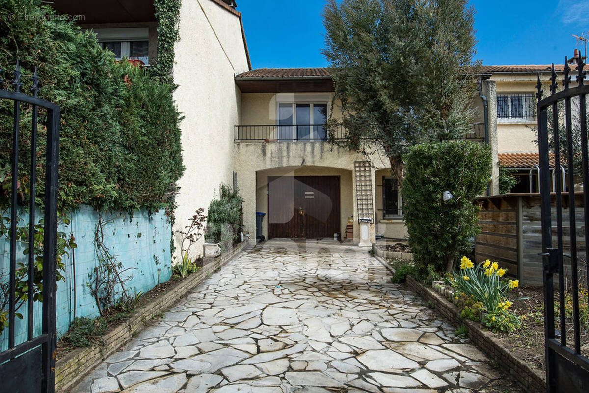 Maison à BOURG-LES-VALENCE