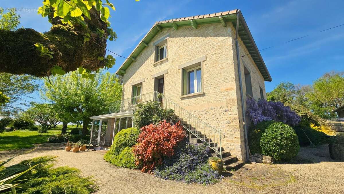 Maison à LAPENCHE