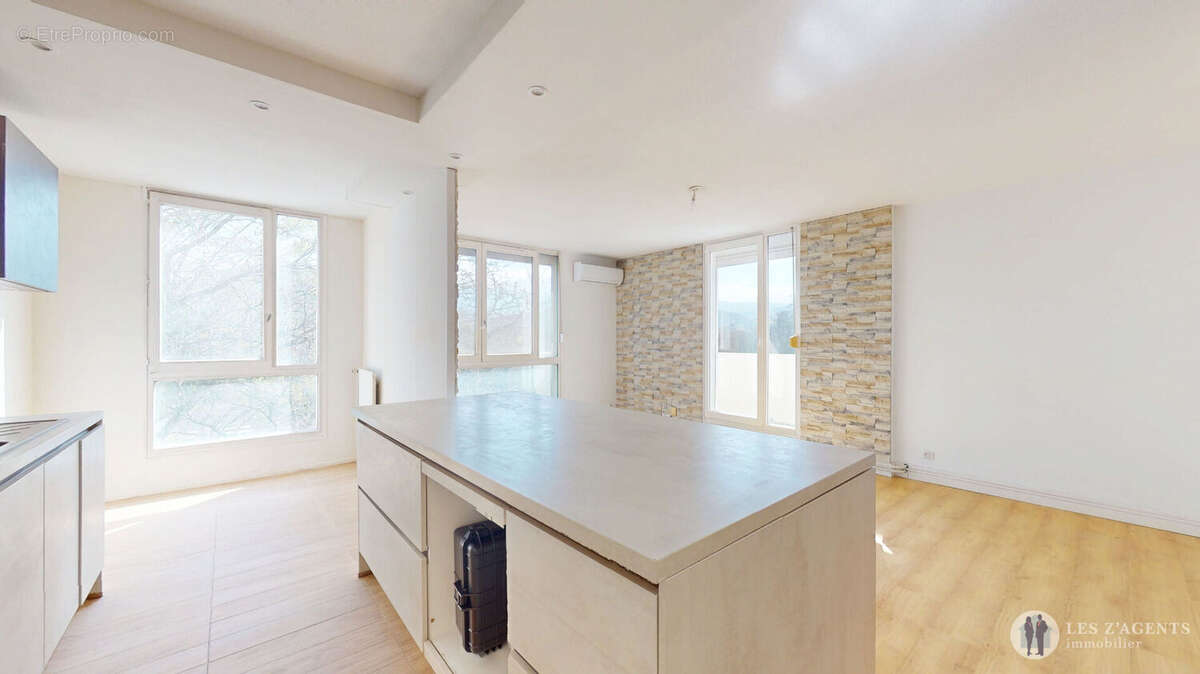 Appartement à ECHIROLLES