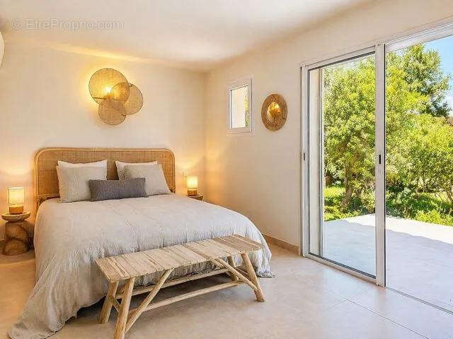 -Superbe villa avec vue Mer à Porto-Vecchio ! - photo 11