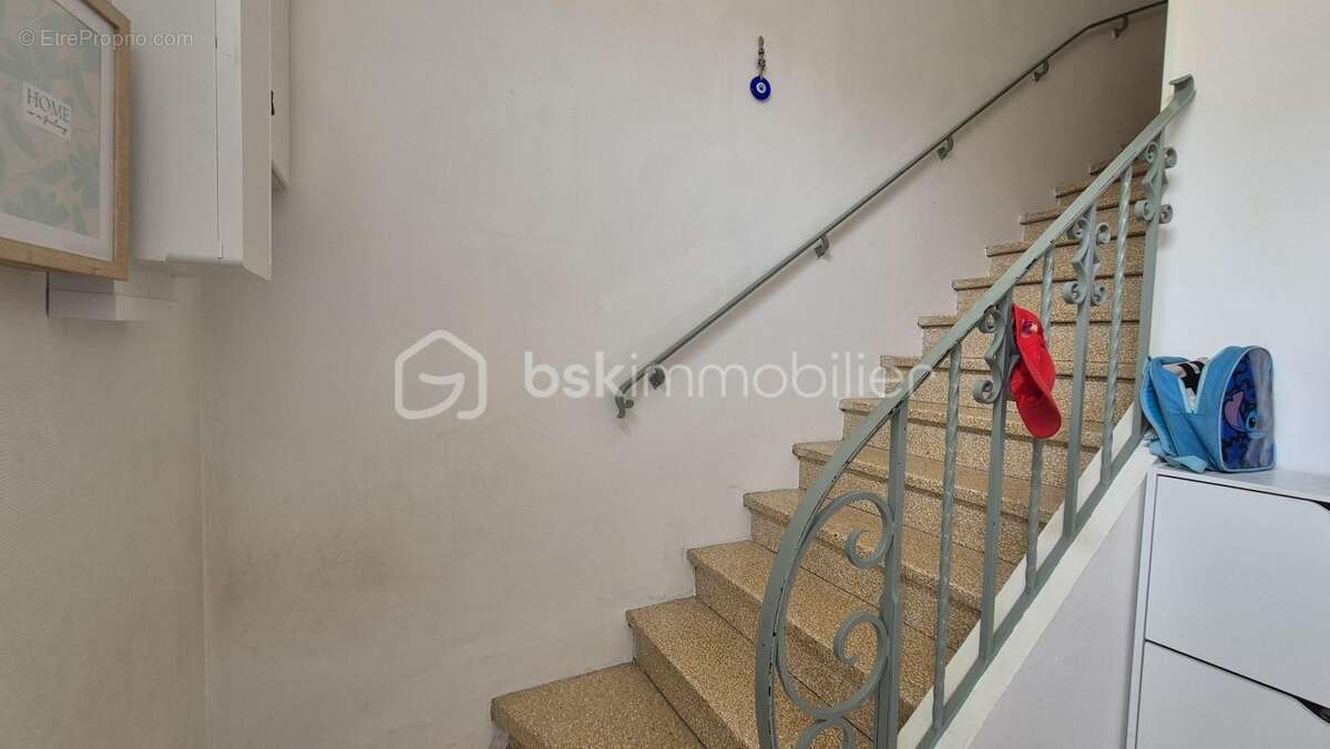 A vendre maison de ville de 129m² trois faces sur terrain de 438m² a elne - centre ville - proche de tous les commerces des ecol - photo 15