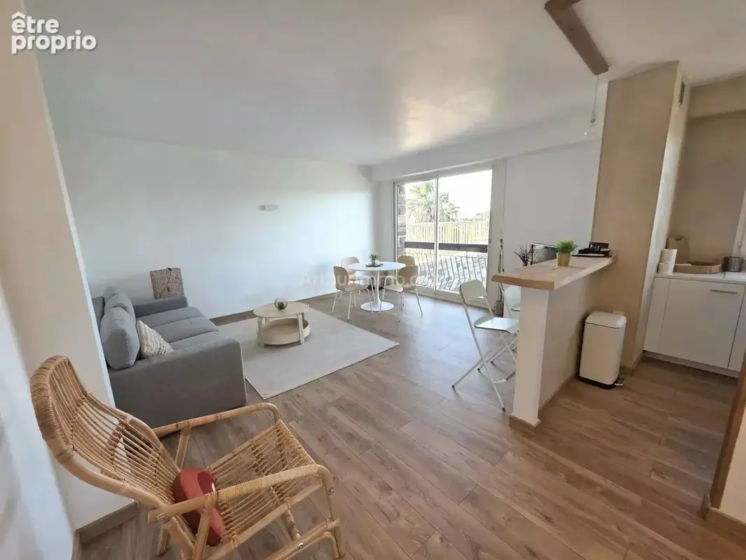 Vente Appartement (83370) 270 000ï¿œ - photo 5