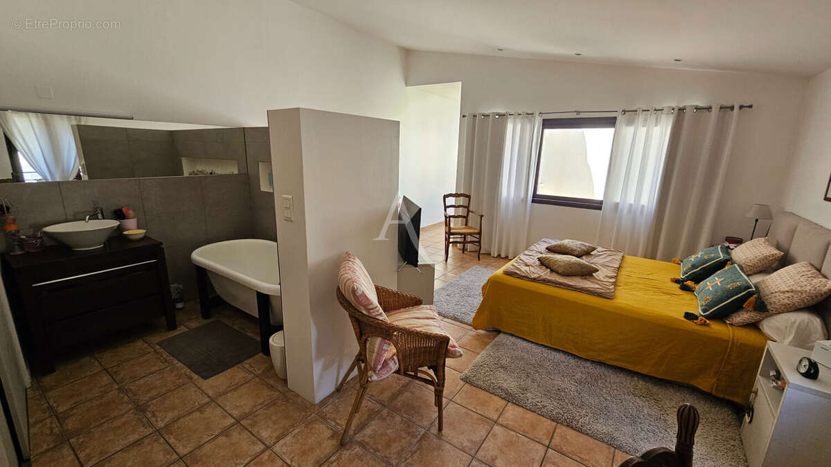 Maison Nimes 5 pièce(s) 145.57m² - photo 10