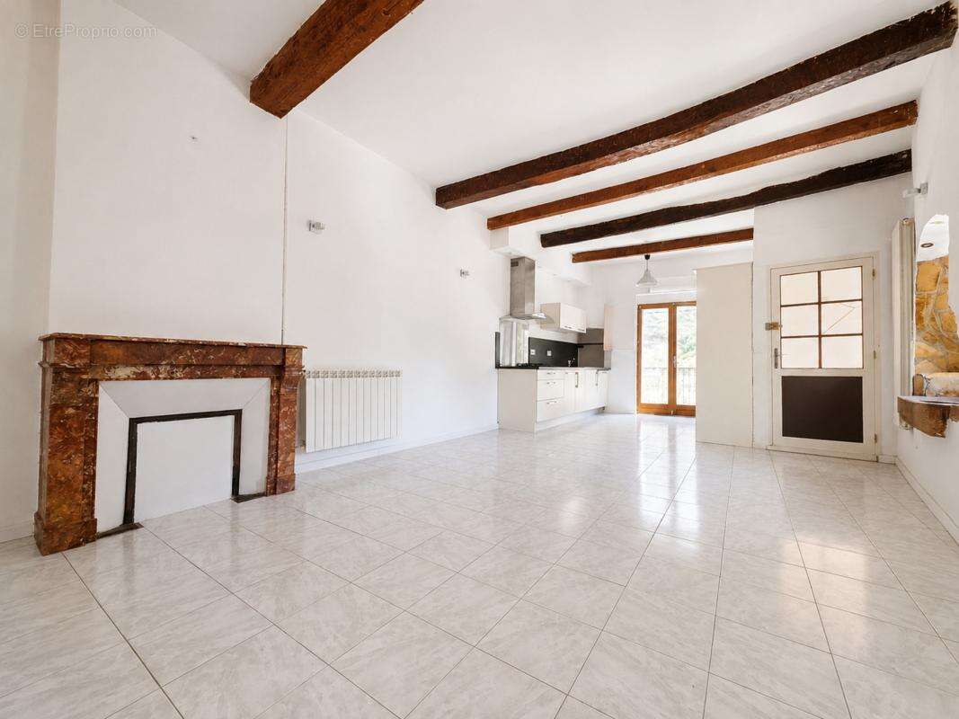 Maison 92 m² à Saint-Martin-De-Londres  - photo 7