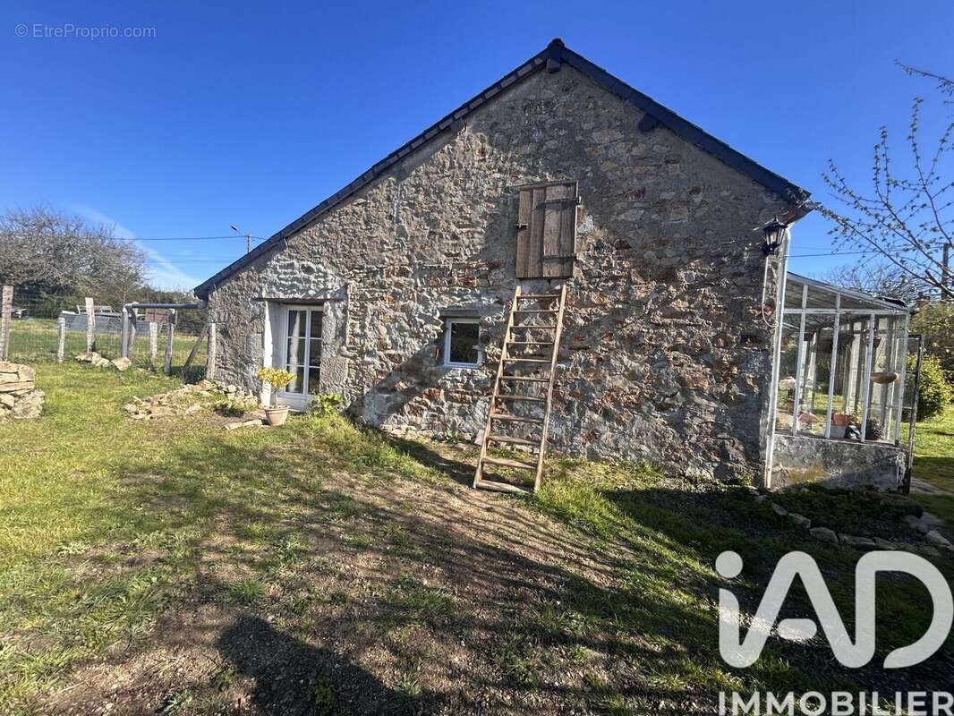 Photo 2 - Maison à LUZY