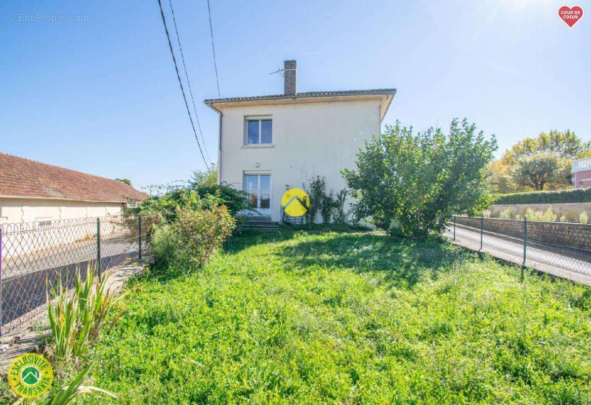 Maison à LE BUISSON-DE-CADOUIN