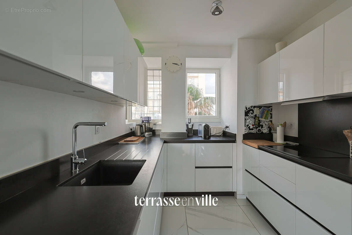 Port de toulon - t3 vue mer - 86 m2- terrasse - 425 000€ - photo 13