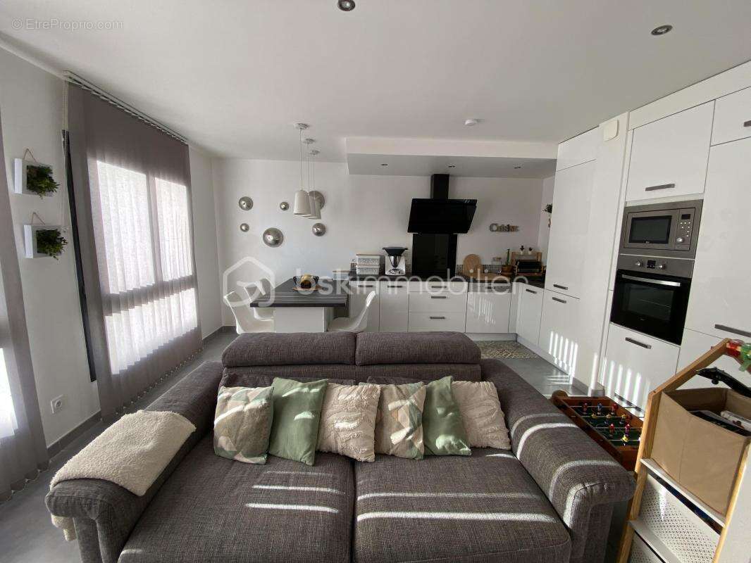 Appartement à BALAN