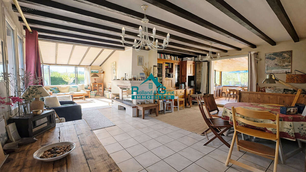 Maison à LA BOUEXIERE