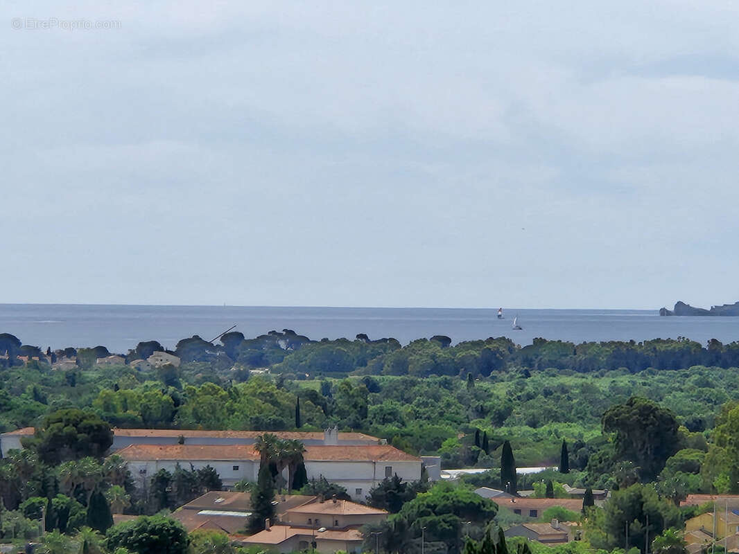Appartement à HYERES