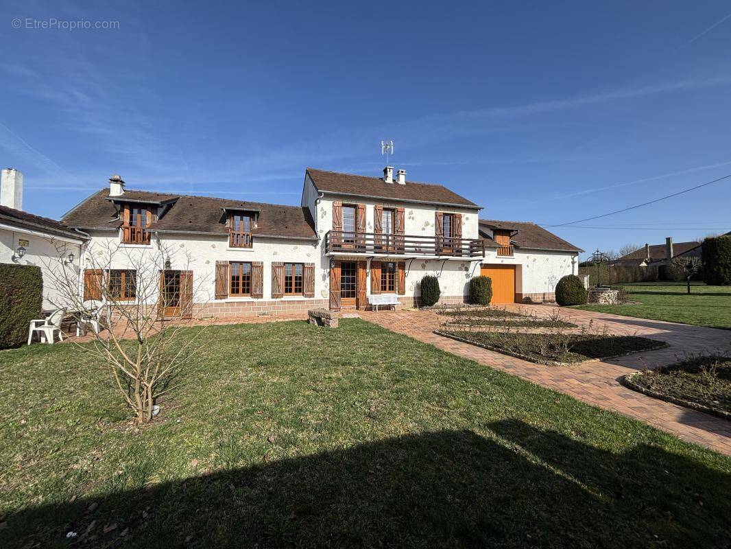 Maison à LONGNES