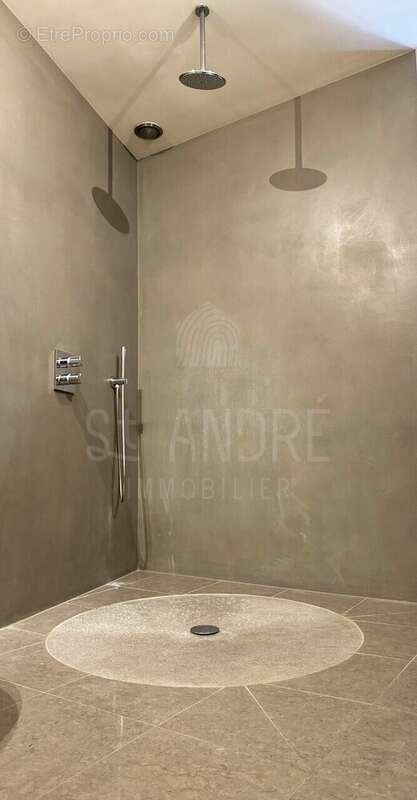 Maison à CHARNECLES