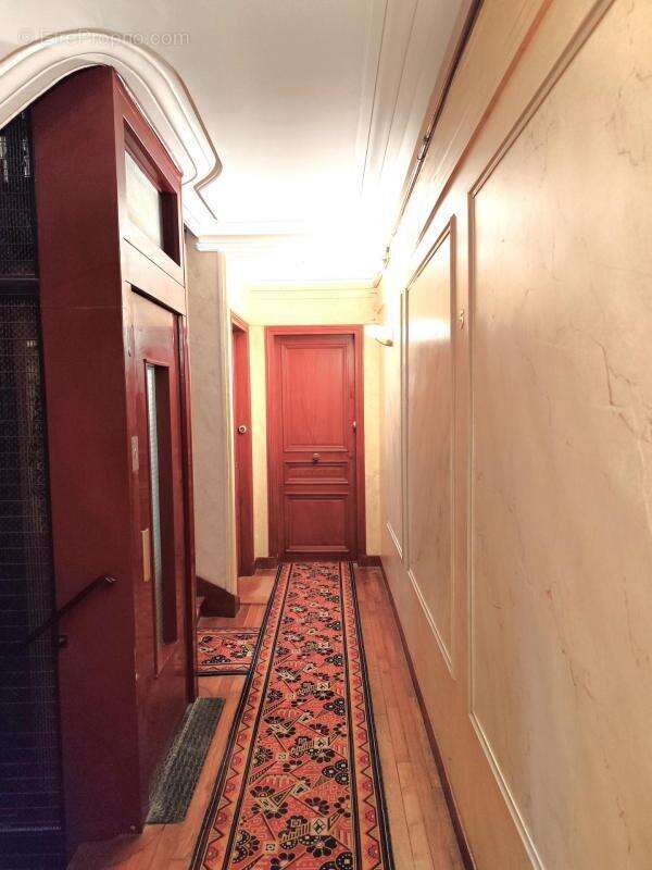 Appartement à PARIS-7E