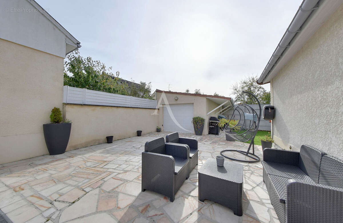 Maison à OZOIR-LA-FERRIERE