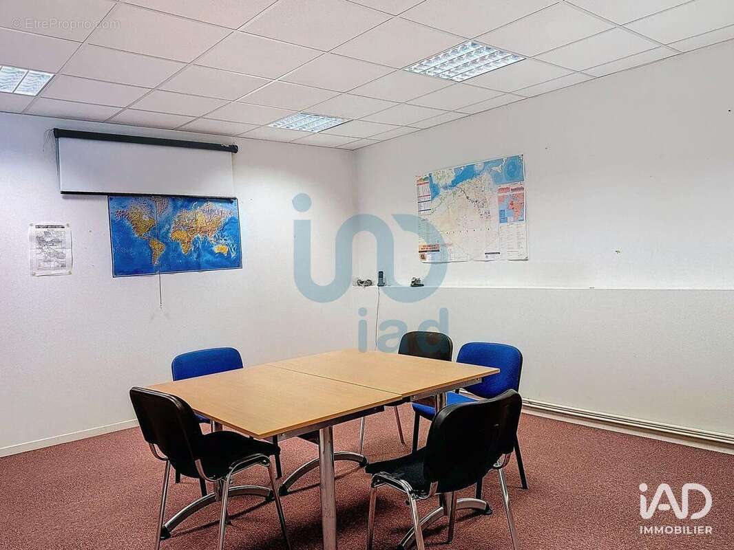 Photo 9 - Commerce à QUINCY-VOISINS