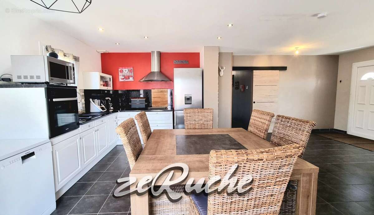 Tres jolie maison de 2010 - photo 4