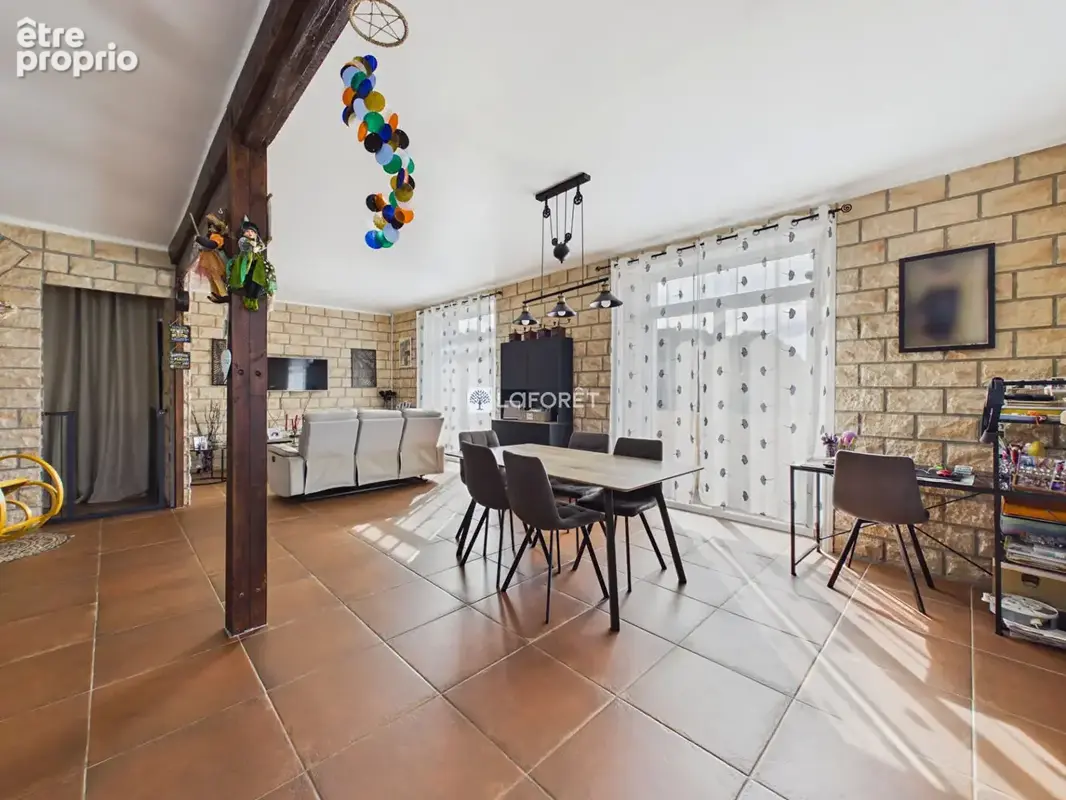 POULDREUZIC - Proche commerces, maison de ville  4 chambres sur sous sol - photo 3