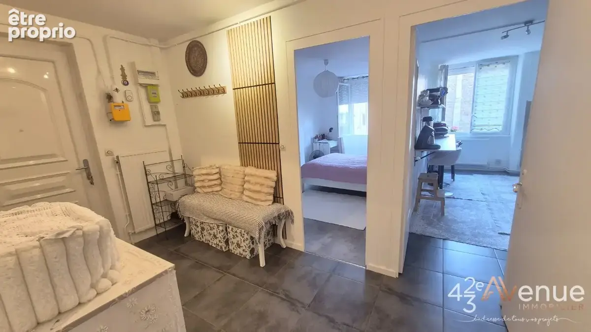 Appartement 66 m² à Saint-Etienne  - photo 8