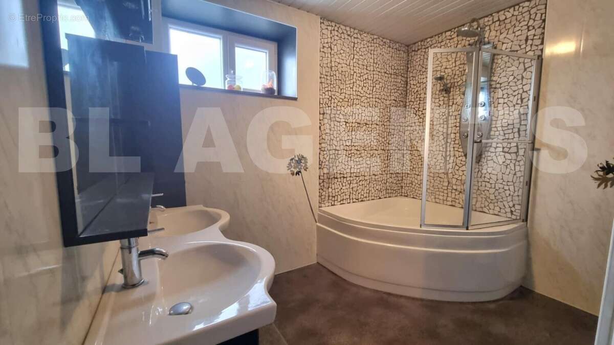 91b14ff9-7456-4d20-a2ce-eea7f38161ed - Maison à POURU-SAINT-REMY