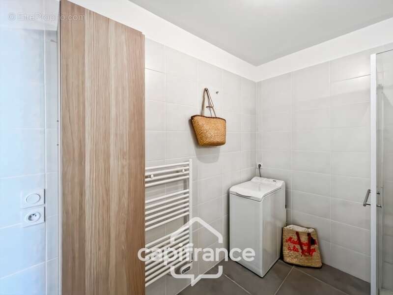 Appartement à BORMES-LES-MIMOSAS