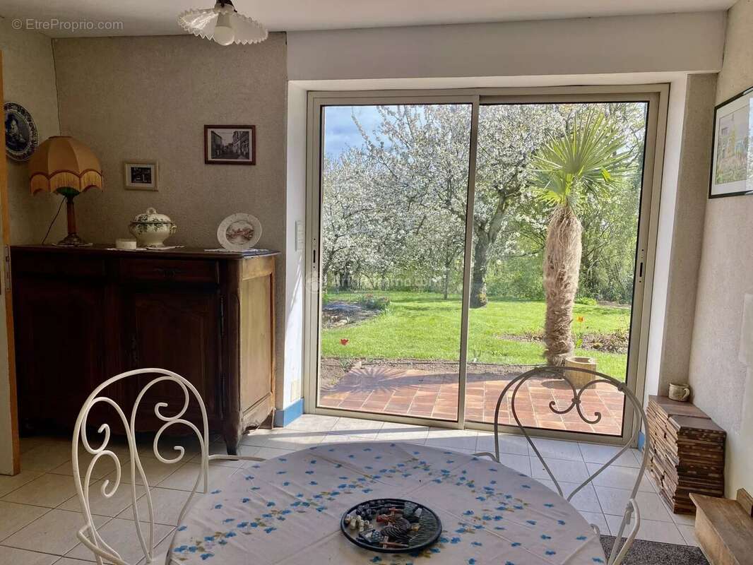 Maison à LA CHARTRE-SUR-LE-LOIR