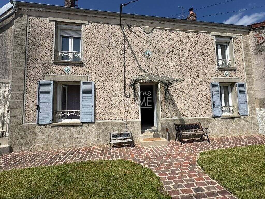 Maison à LA FERTE-GAUCHER