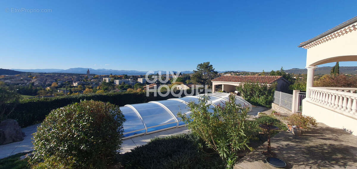 Maison à VILLENEUVE-DE-BERG