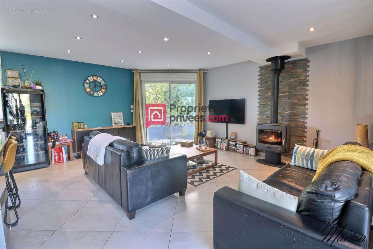 Maison à LA NEUVILLE-ROY