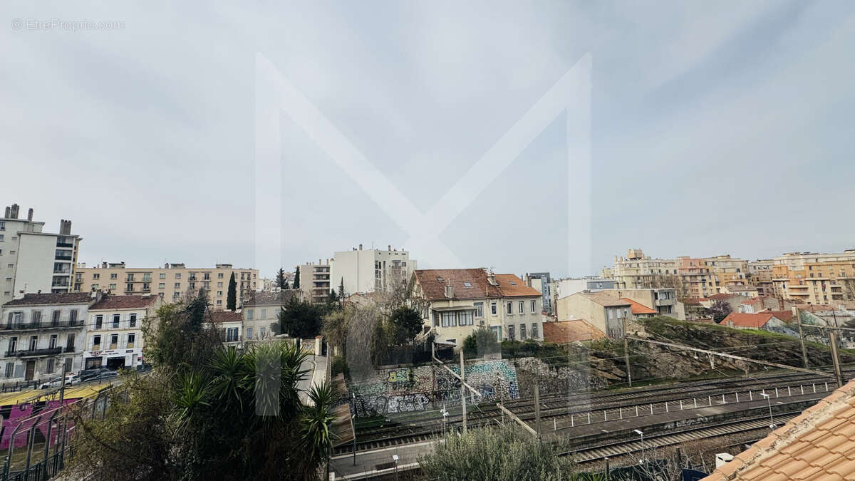 Appartement à MARSEILLE-4E