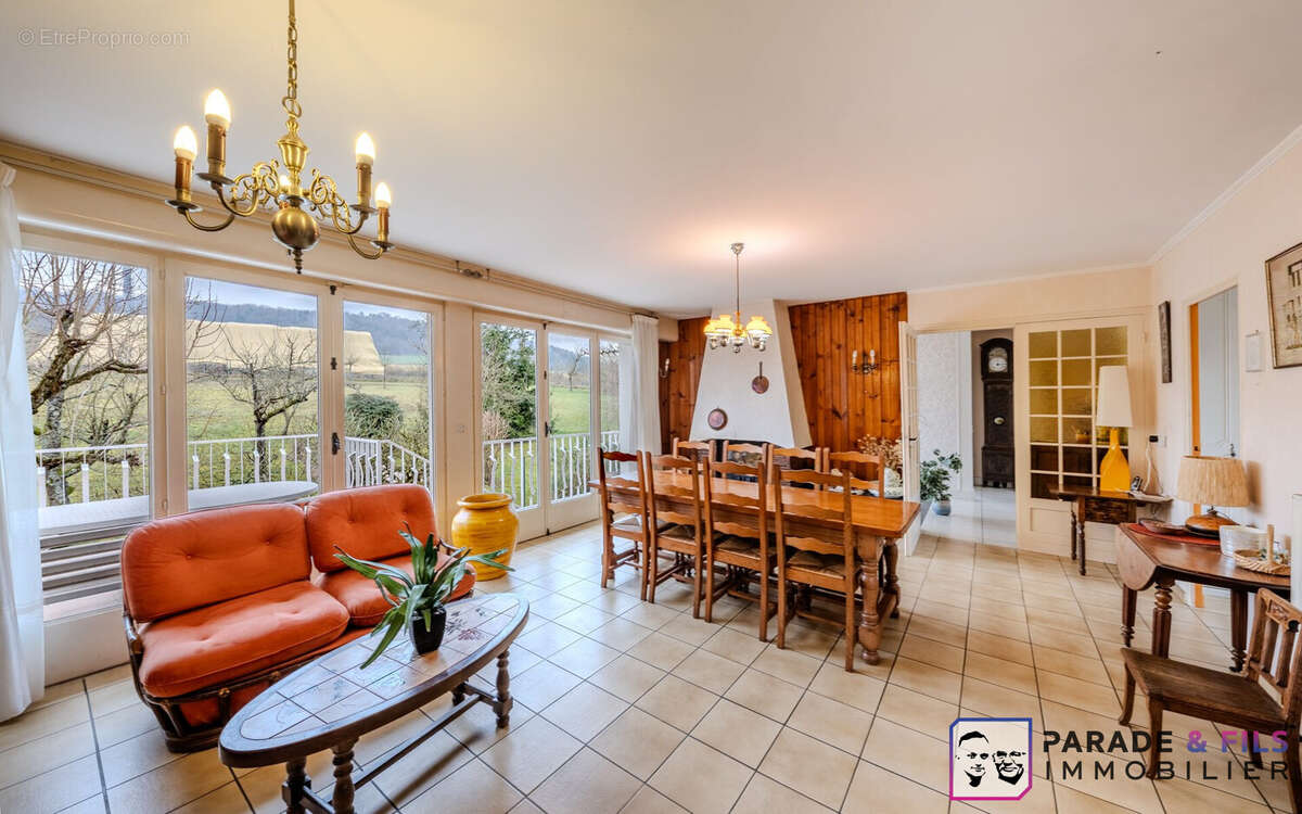 Maison à LAY-SAINT-CHRISTOPHE