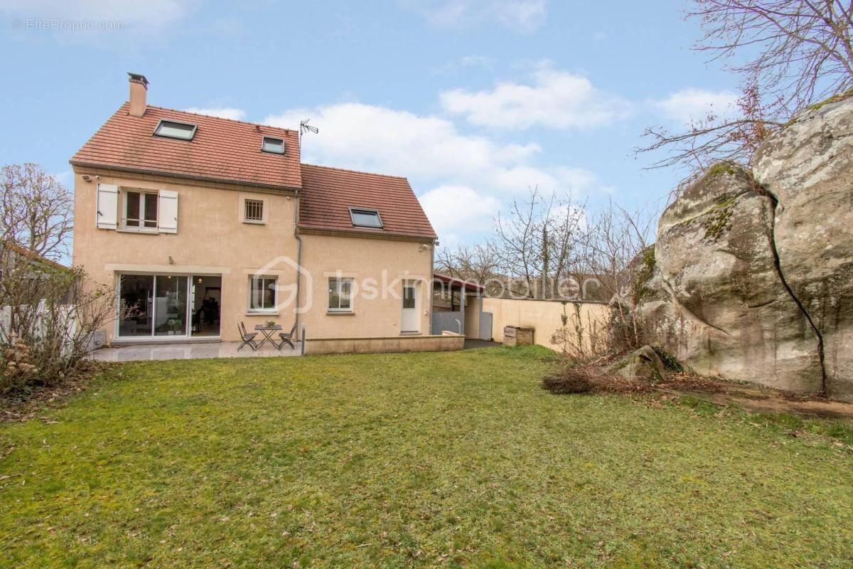 Grande maison familiale 205m2 avec 5 chambres – 2000m2 de terrain - photo 1