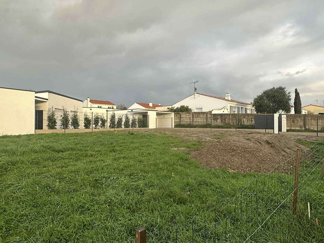 Terrain à LE FENOUILLER