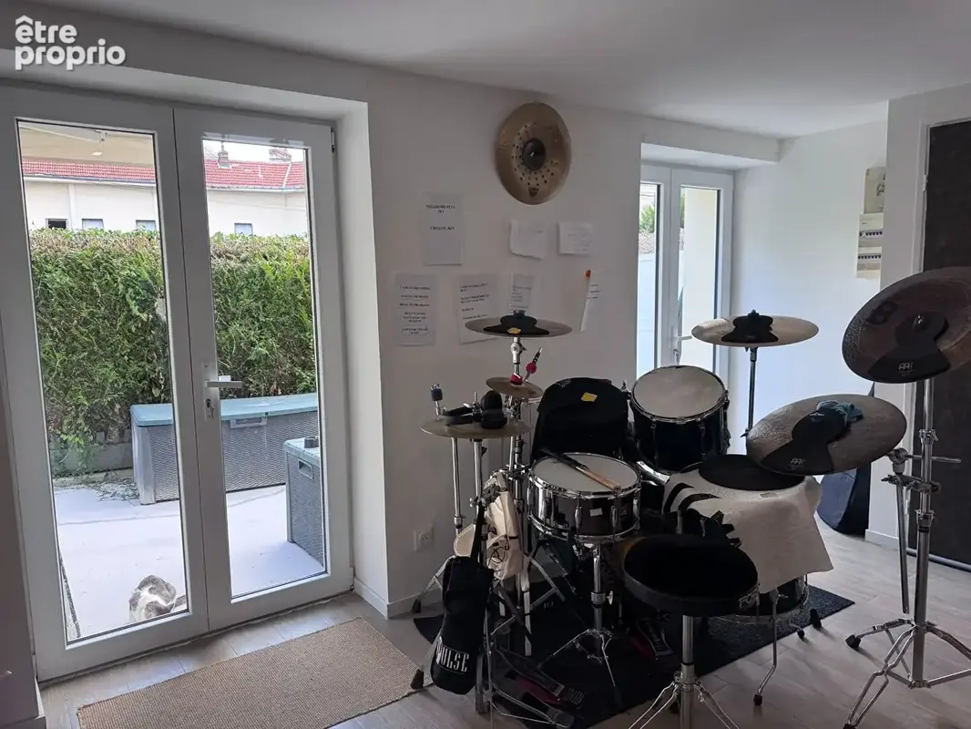 Appartement 2 pièces à vendre à Besançon - Un bijou rare à ne pas manquer ! - photo 2