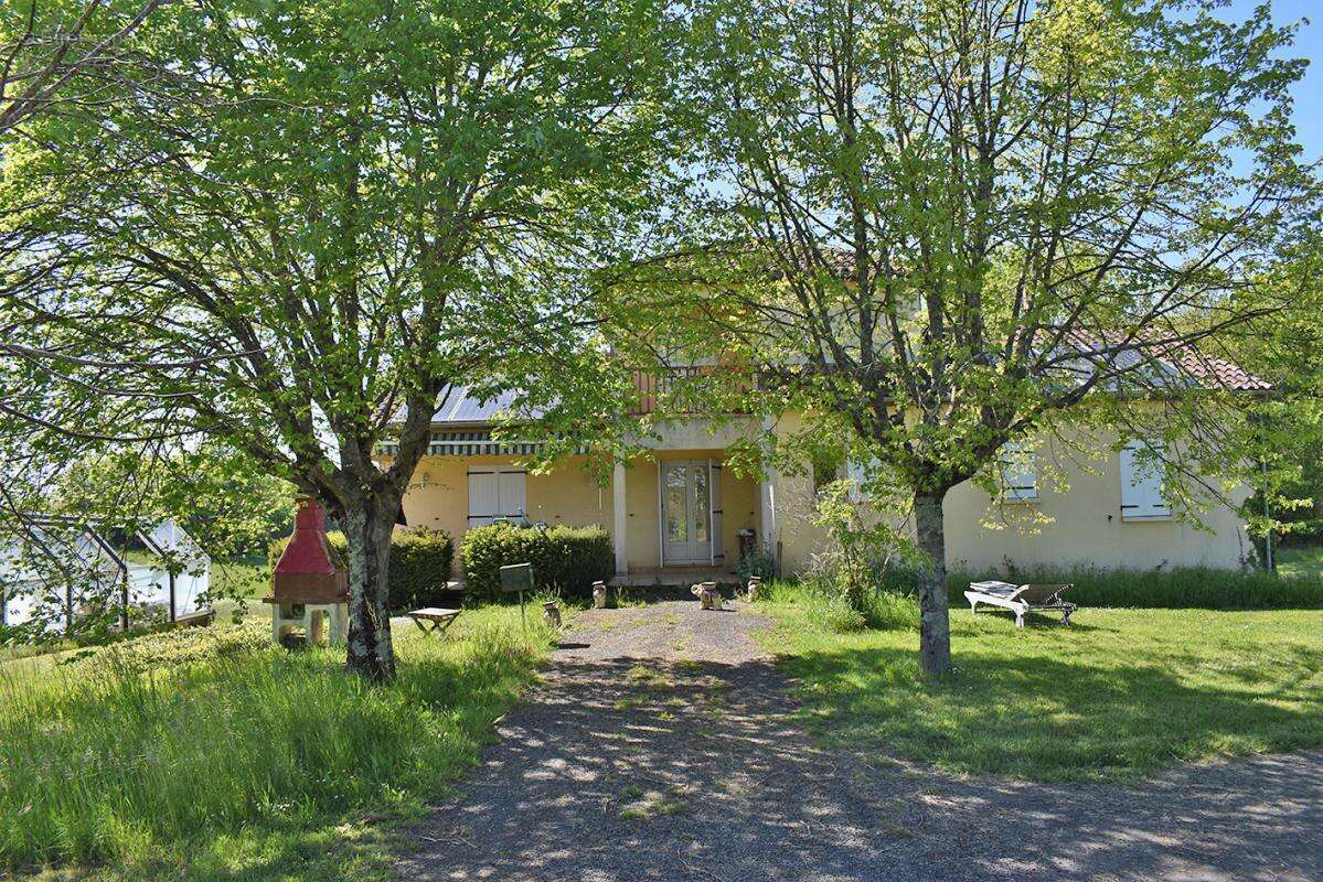 Maison à SAINT-GENIES