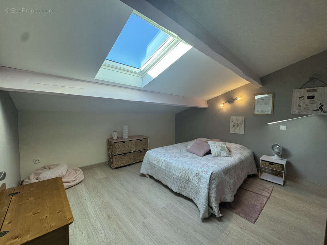 Maison à MONTELIMAR