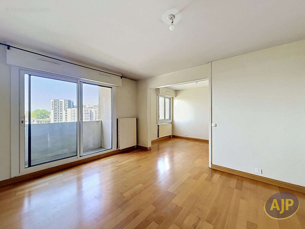 Appartement à REZE