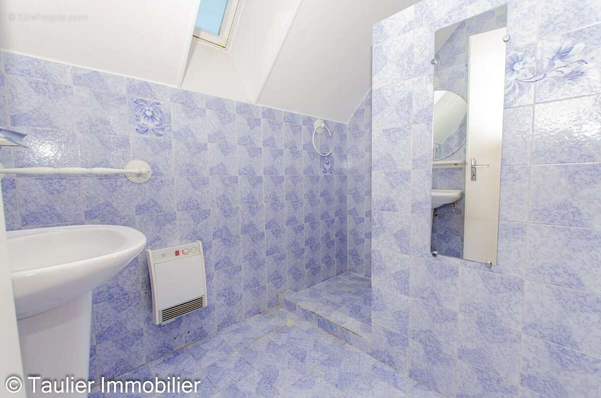 Maison T6 avec emplacement privilégié et beaux volumes - photo 13