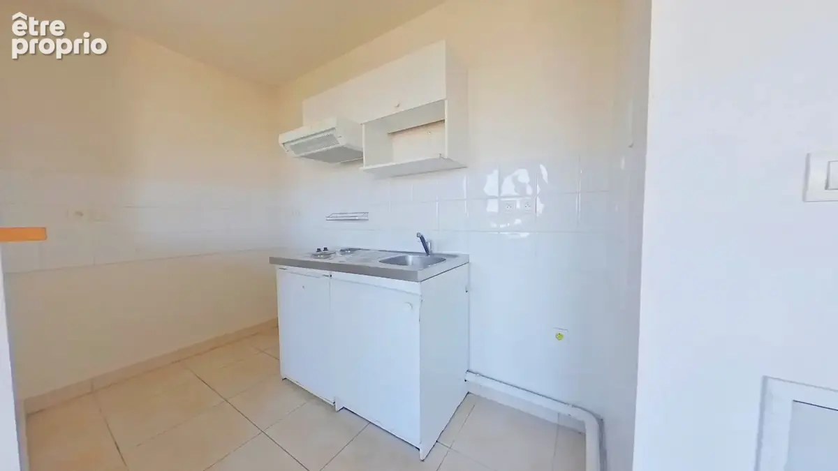Dernier etage - avenue jean jaurès - apt t2 43m2 avec grand balcon, cave et parking - photo 6