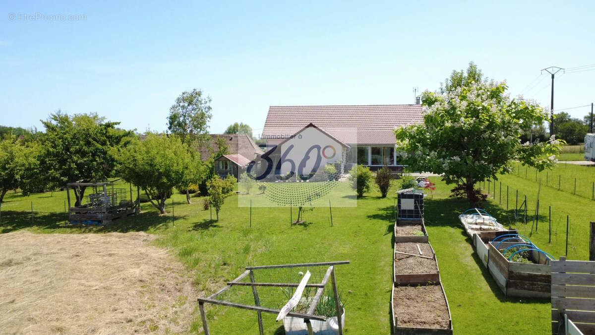 Spacieuse maison de plain-pied de 147 m2 à deux pas du centre-ville de Louhans - photo 30